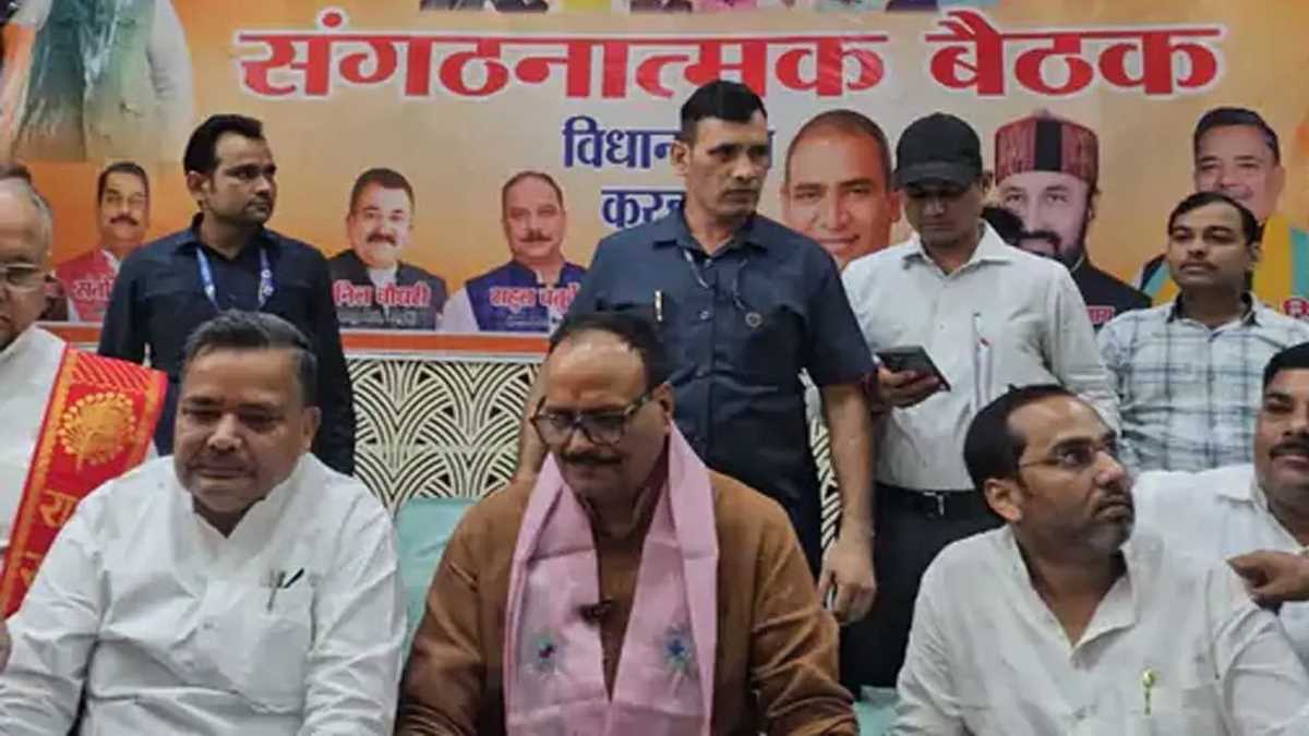 सपा के गढ़ करहल पहुंचे डिप्टी सीएम बृजेश पाठक, कहा- भाजपा को मिलेगा प्रचंड बहुमत